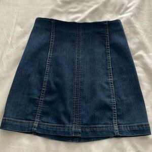 Free People mini Jean skirt medium wash size 2